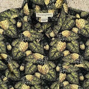 Munsingwear Shirt Mens 2XL Floral Pineapple Button Up Short Sleeve Cotton Adult